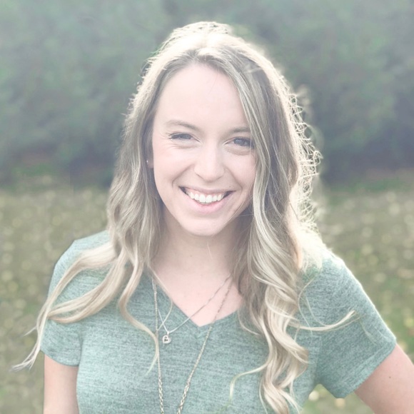 Meet your Posher, Kayla - Picture 1 of 1